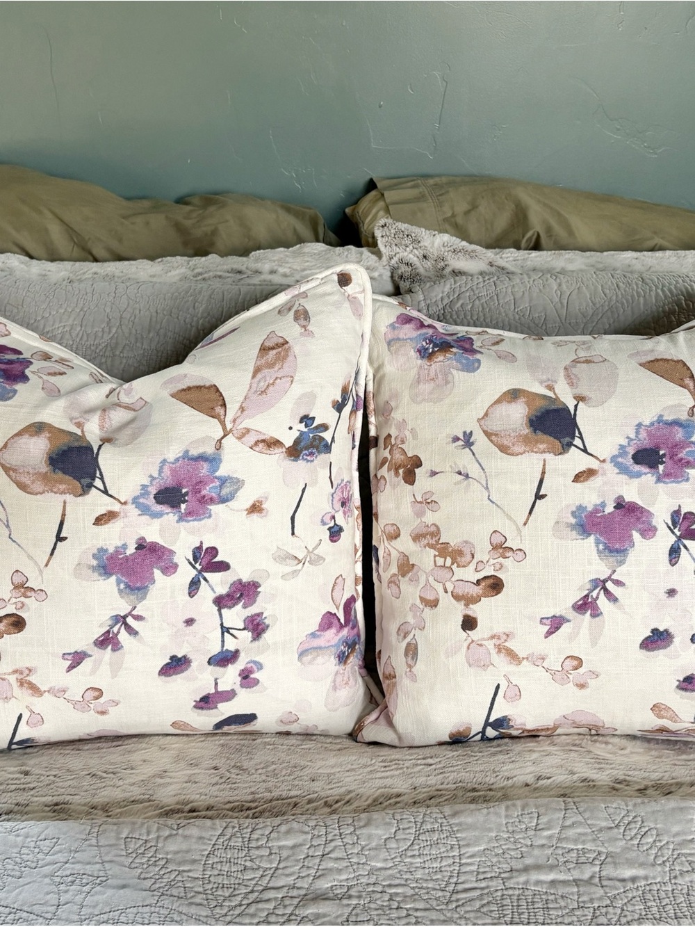 Vern Yip linen/cotton blend watercolor fabric with duck down inserts (Set of 2)